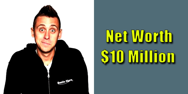 Image of Youtuber Roman Atwood net worth is $10 million