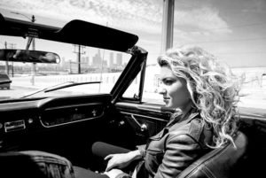 Image of Singer, Tori Kelly car