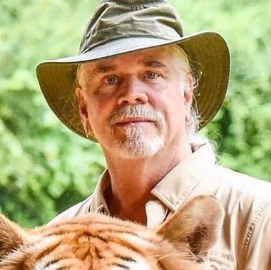 Doc Antle and his tiger